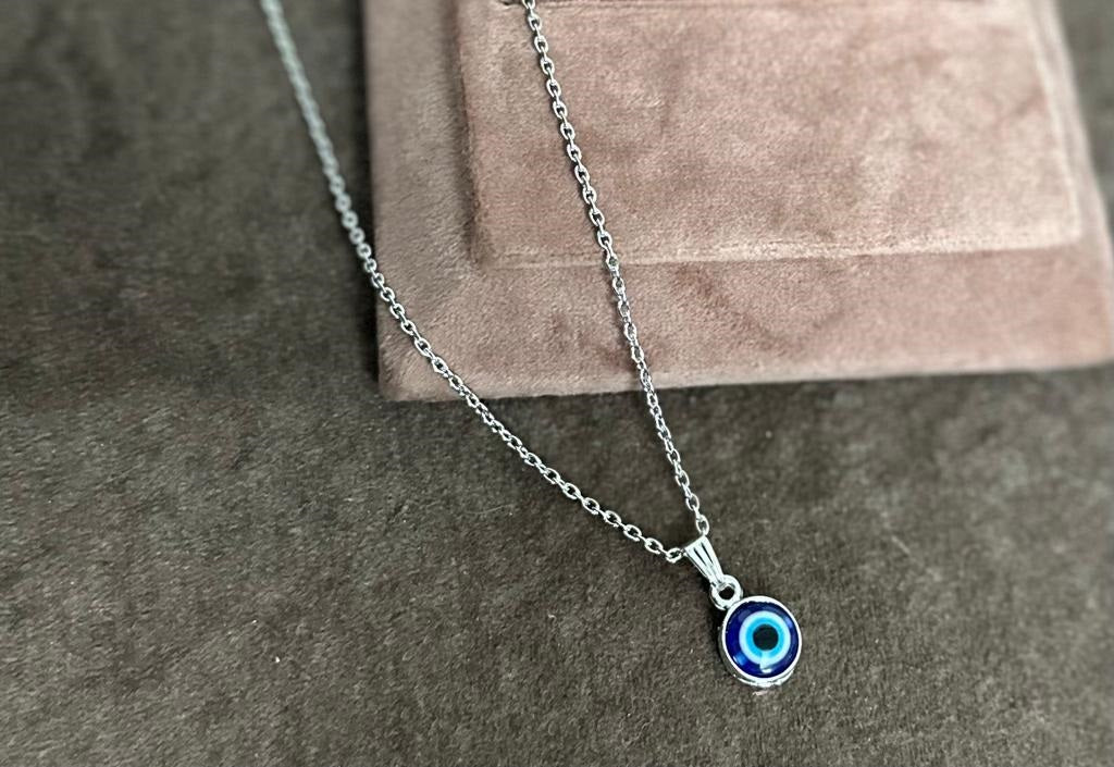 Minimal Evil Eye Necklace Pendant Chain
