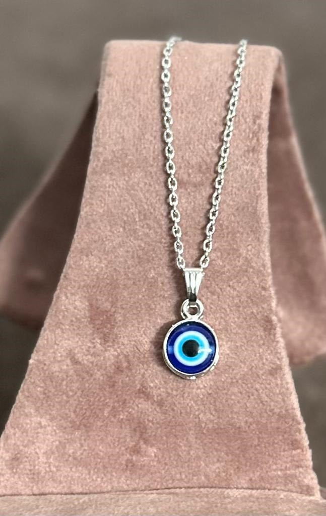 Minimal Evil Eye Necklace Pendant Chain
