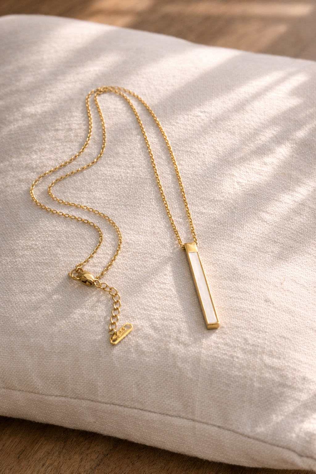 Minimalist Golden Vertical Bar Pendant Necklace with White Inlay for Women – Elegant Daily Wear Jewellery