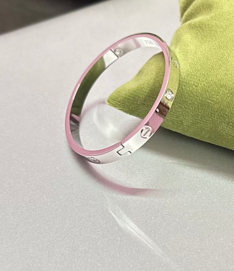 Stainless Steel Adjustable Clip on Closure Hand Bracelet