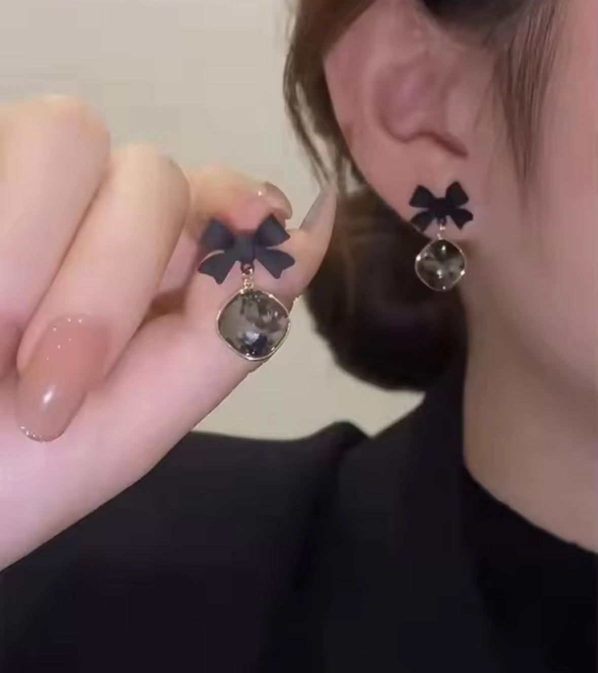 Elegant Black Bow & Crystal Drop Earrings – Chic Statement Dangle Jewelry for Women
