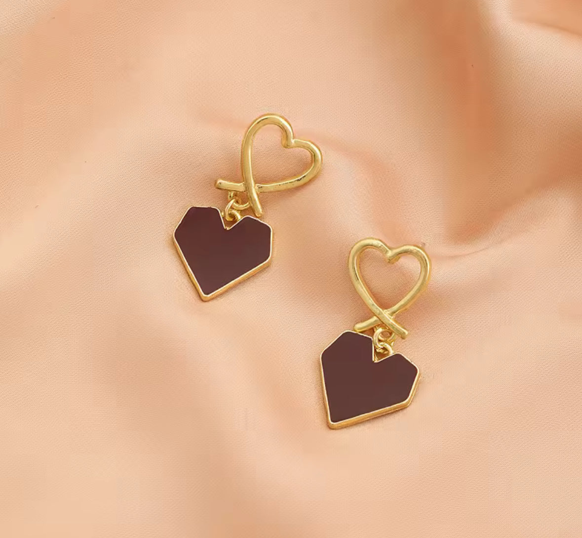 Gold Heart Drop Earrings – Minimalist Love-Inspired Dangle Jewelry for Women