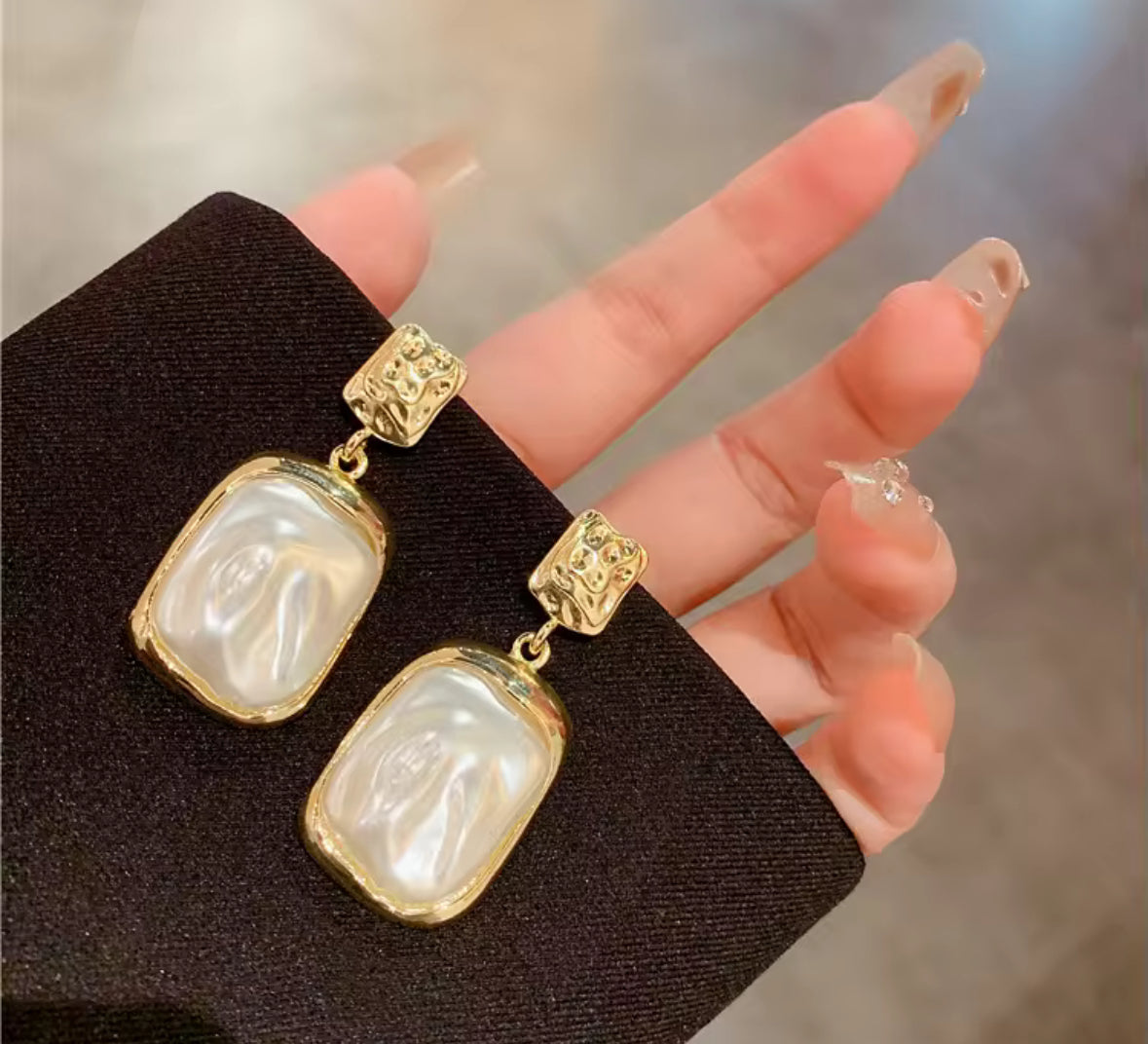 Vintage Gold & Pearl Drop Earrings – Irregular Baroque Style Statement Jewelry