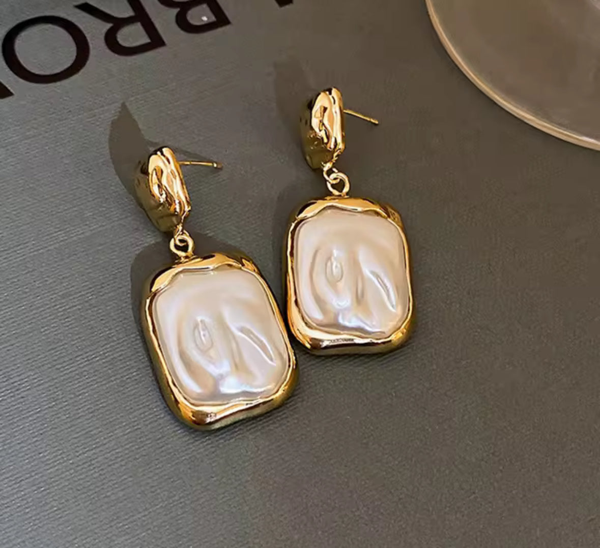 Vintage Gold & Pearl Drop Earrings – Irregular Baroque Style Statement Jewelry