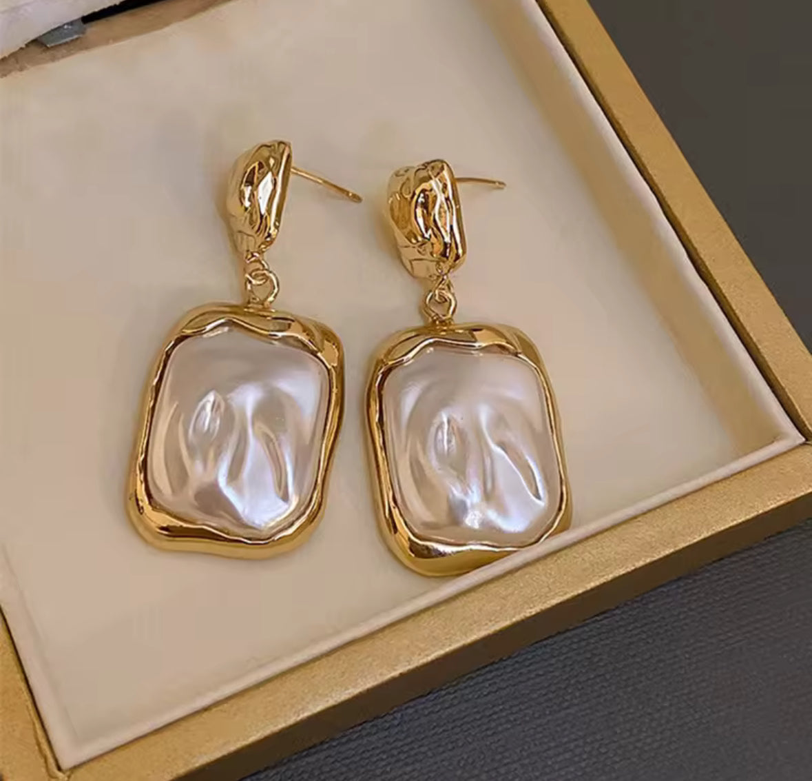 Vintage Gold & Pearl Drop Earrings – Irregular Baroque Style Statement Jewelry
