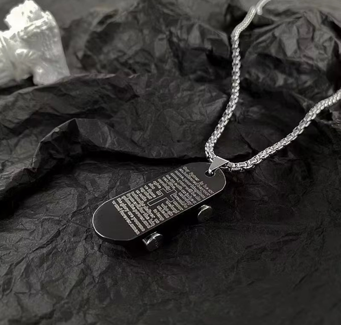 Men’s Christian Skateboard Pendant Necklace – Stainless Steel Cross with Engraved Bible Verse