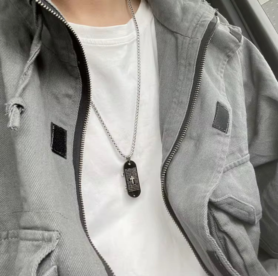 Men’s Christian Skateboard Pendant Necklace – Stainless Steel Cross with Engraved Bible Verse