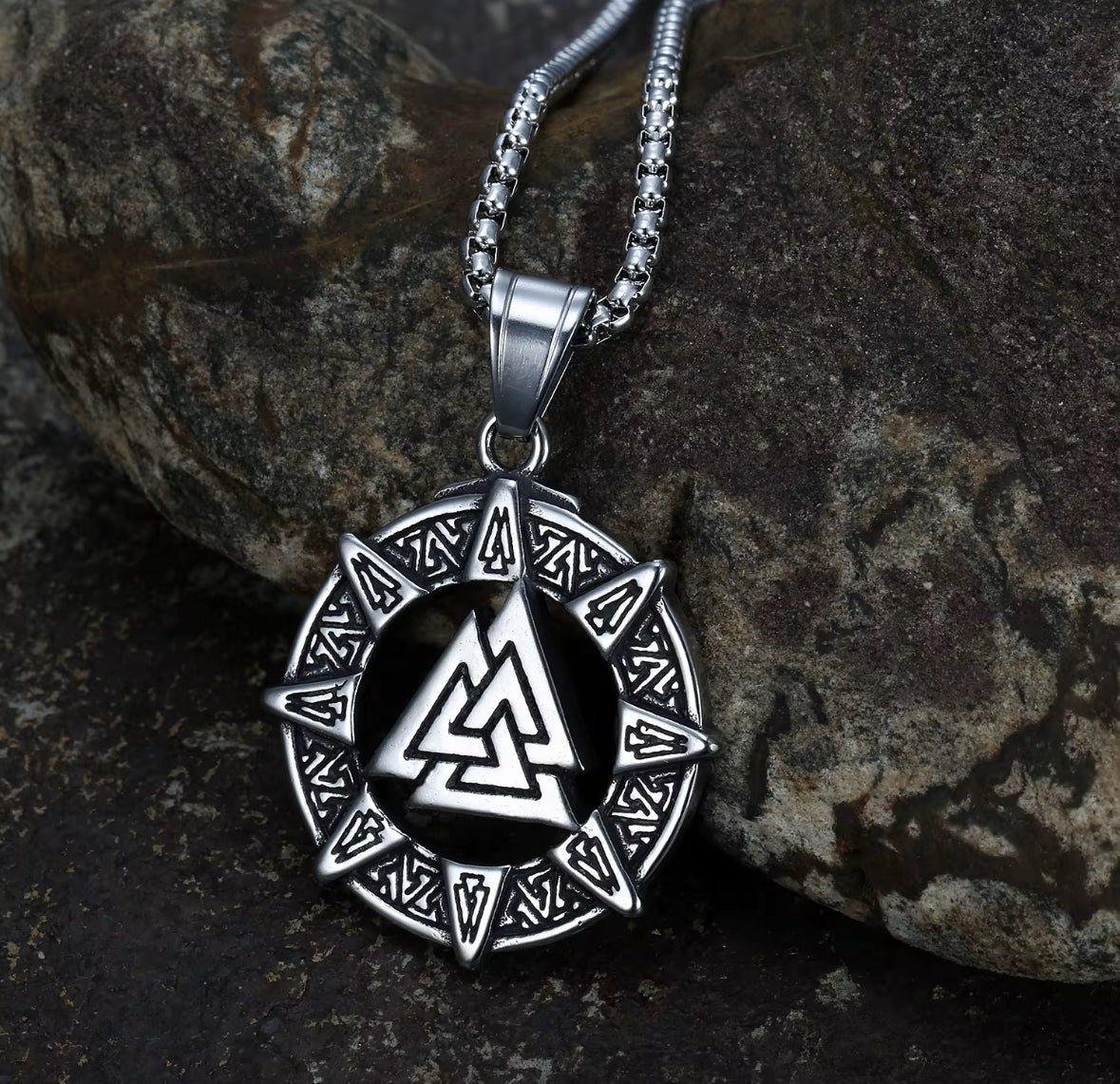 Valknut Viking Pendant Necklace – Norse Symbol of Odin in Stainless Steel