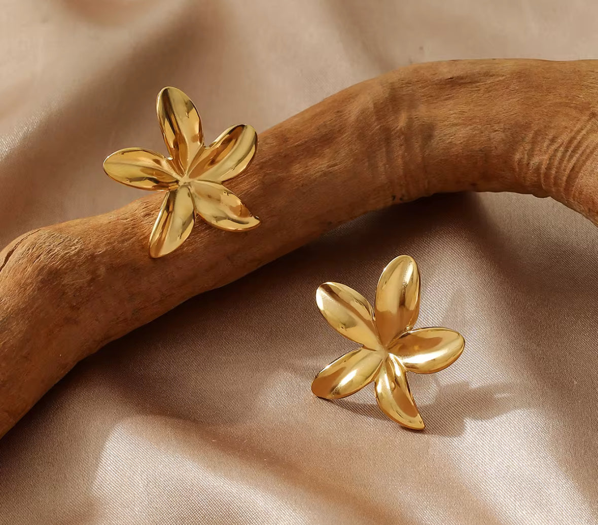 Anti Tarnish Stainless Steel Golden Petal Flower Earrings – Bold, Lightweight & Statement Style