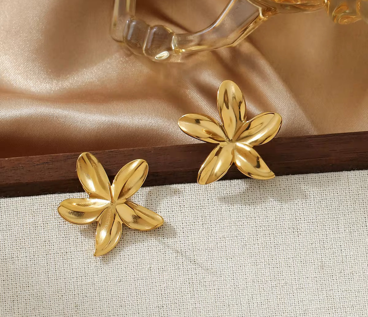 Anti Tarnish Stainless Steel Golden Petal Flower Earrings – Bold, Lightweight & Statement Style