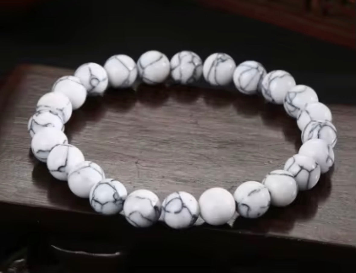 Natural Howlite Bracelet for Calmness & Stress Relief – White Healing Crystal Beaded Bracelet for Men & Women