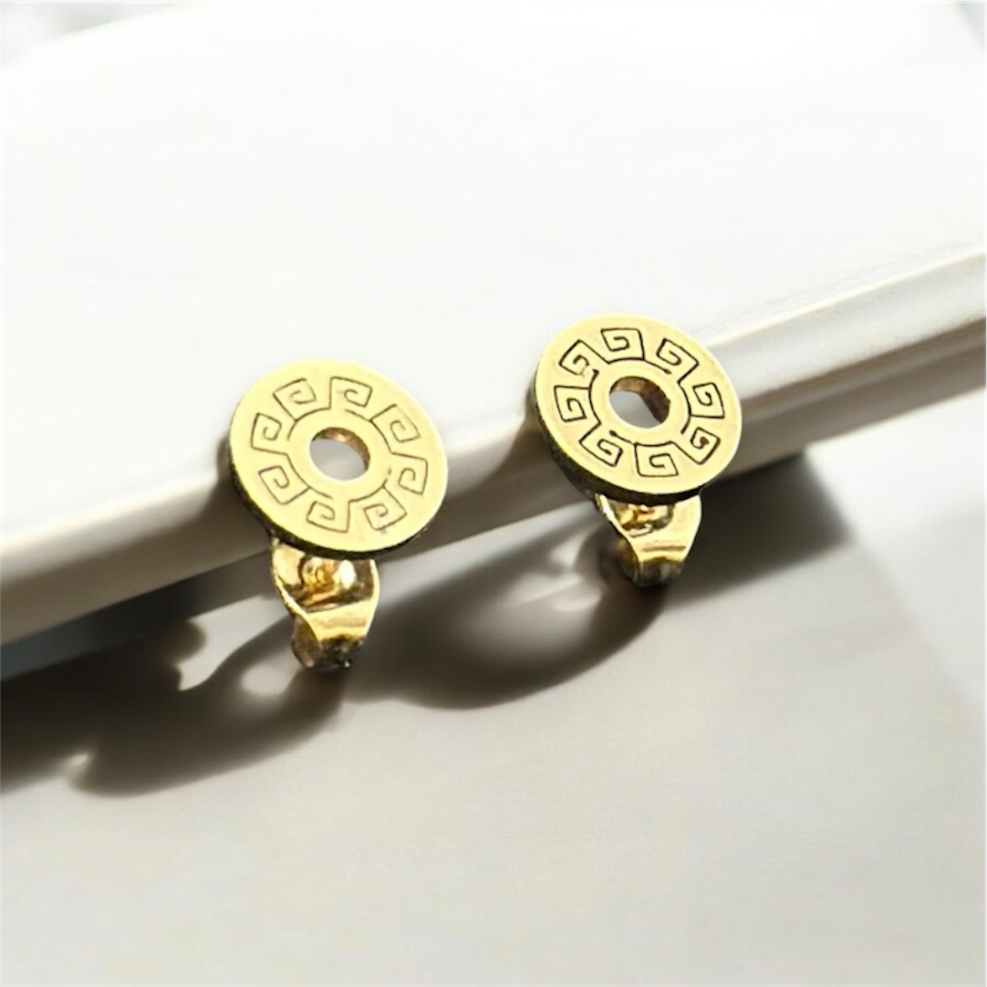 Round Design Minimal Size Elegant Gold Patterned Push Plugs Stainless Steel Earrings for Women