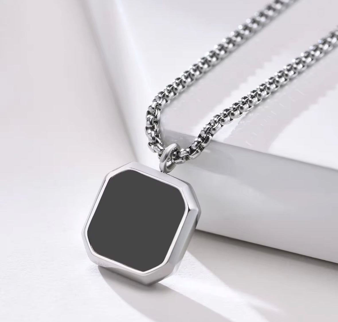 Minimal Black Glass Cut Square Shaped Necklace Pendent Chain