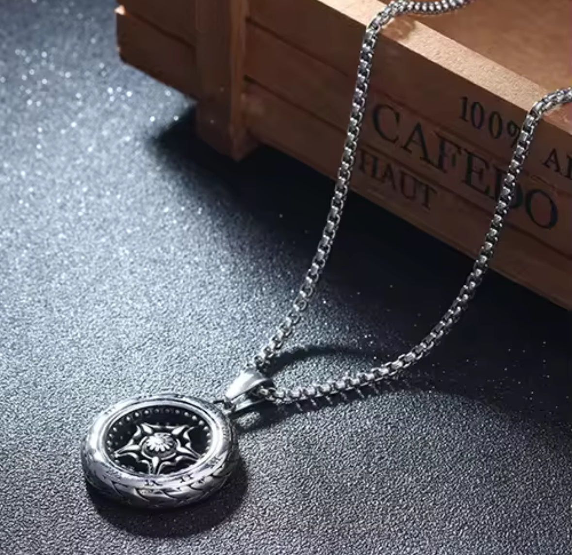 Round Western Style Necklace Pendent Chain