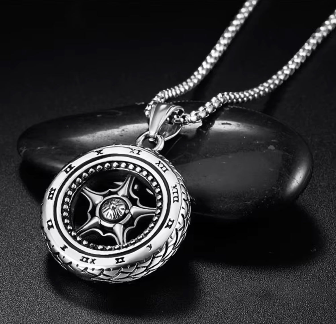 Round Western Style Necklace Pendent Chain