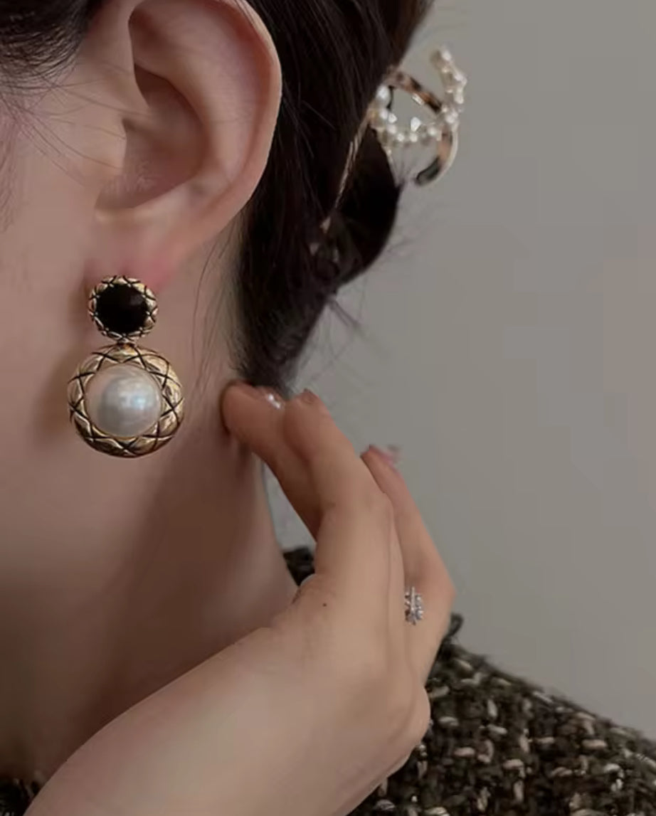 Designer Pearl Hanging Korean Push Plugs Drop Earrings