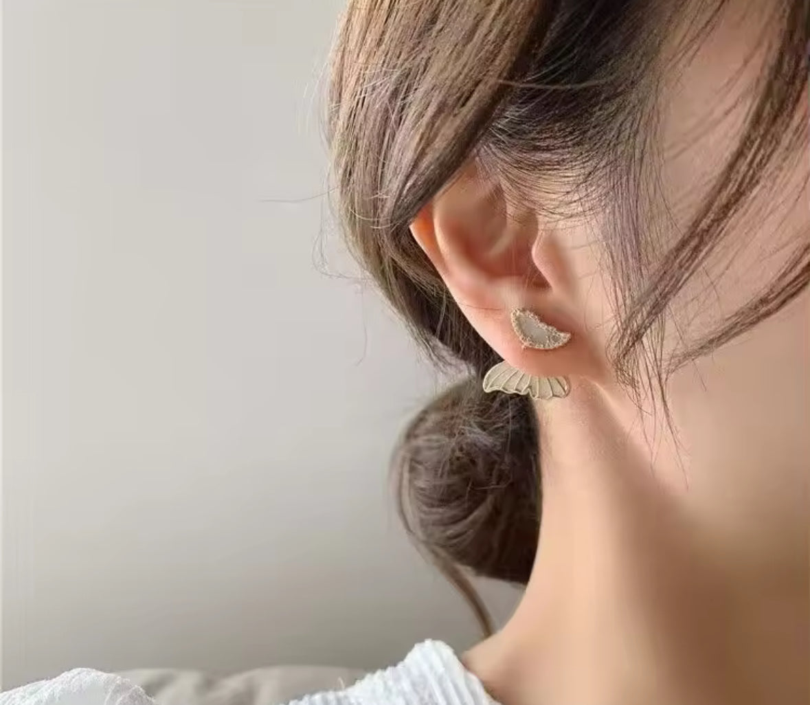 Stones Studded Butterfly Wings Korean Push Plugs Stud Earrings
