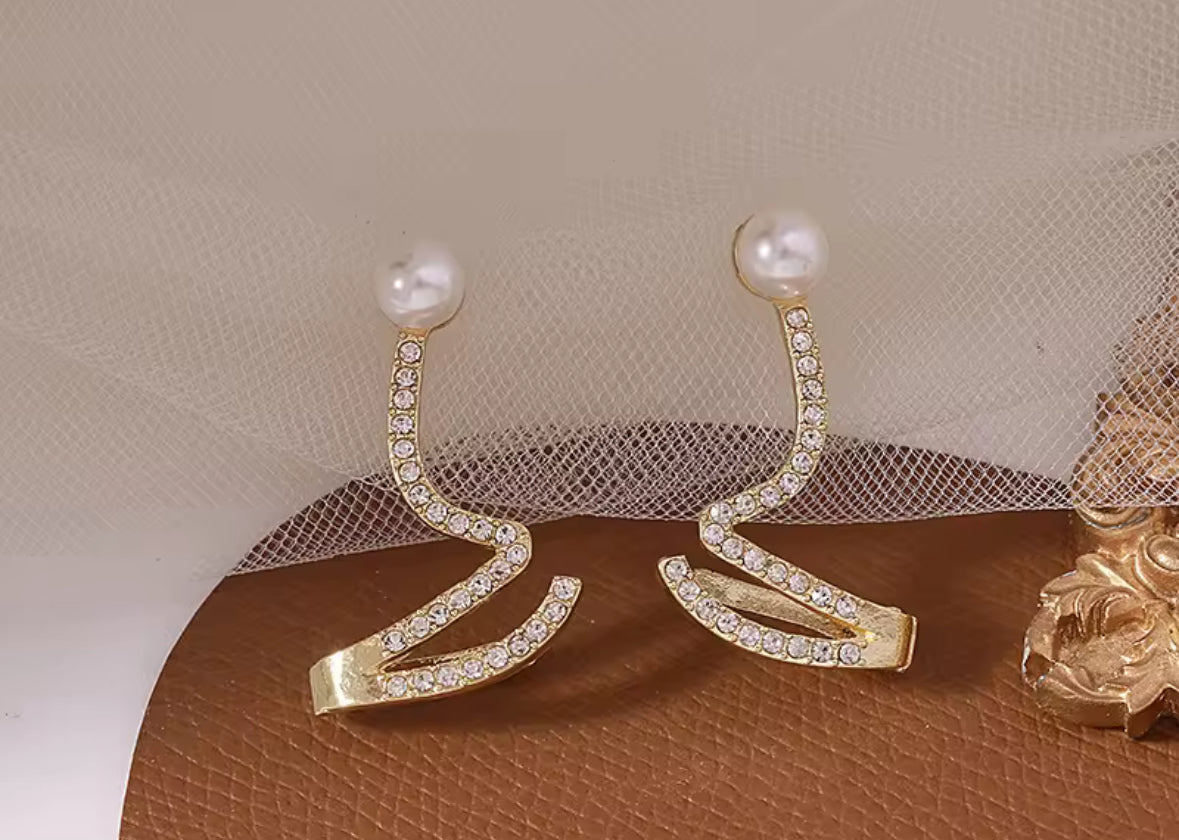 Stones Studded Design Pearl Korean Push Plugs Stud Earrings
