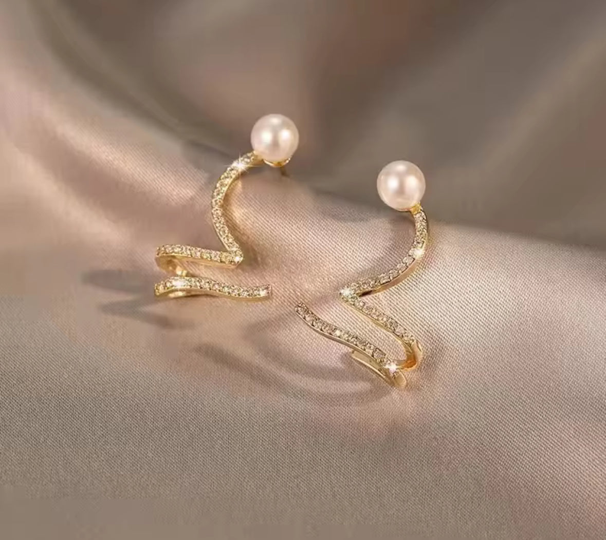 Stones Studded Design Pearl Korean Push Plugs Stud Earrings