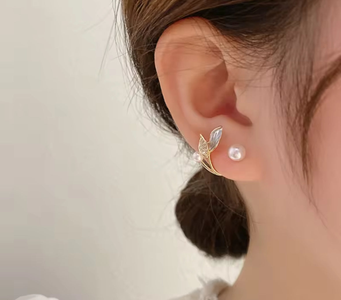 Stones Studded Enamel Style Leaf Hangings Korean Push Plugs Stud Earrings