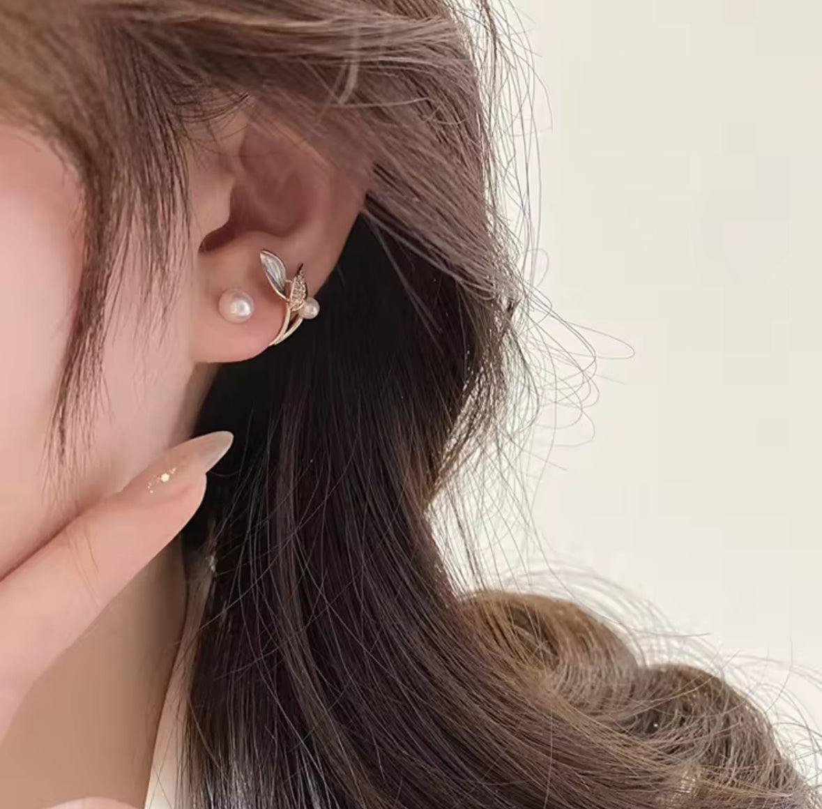 Stones Studded Enamel Style Leaf Hangings Korean Push Plugs Stud Earrings