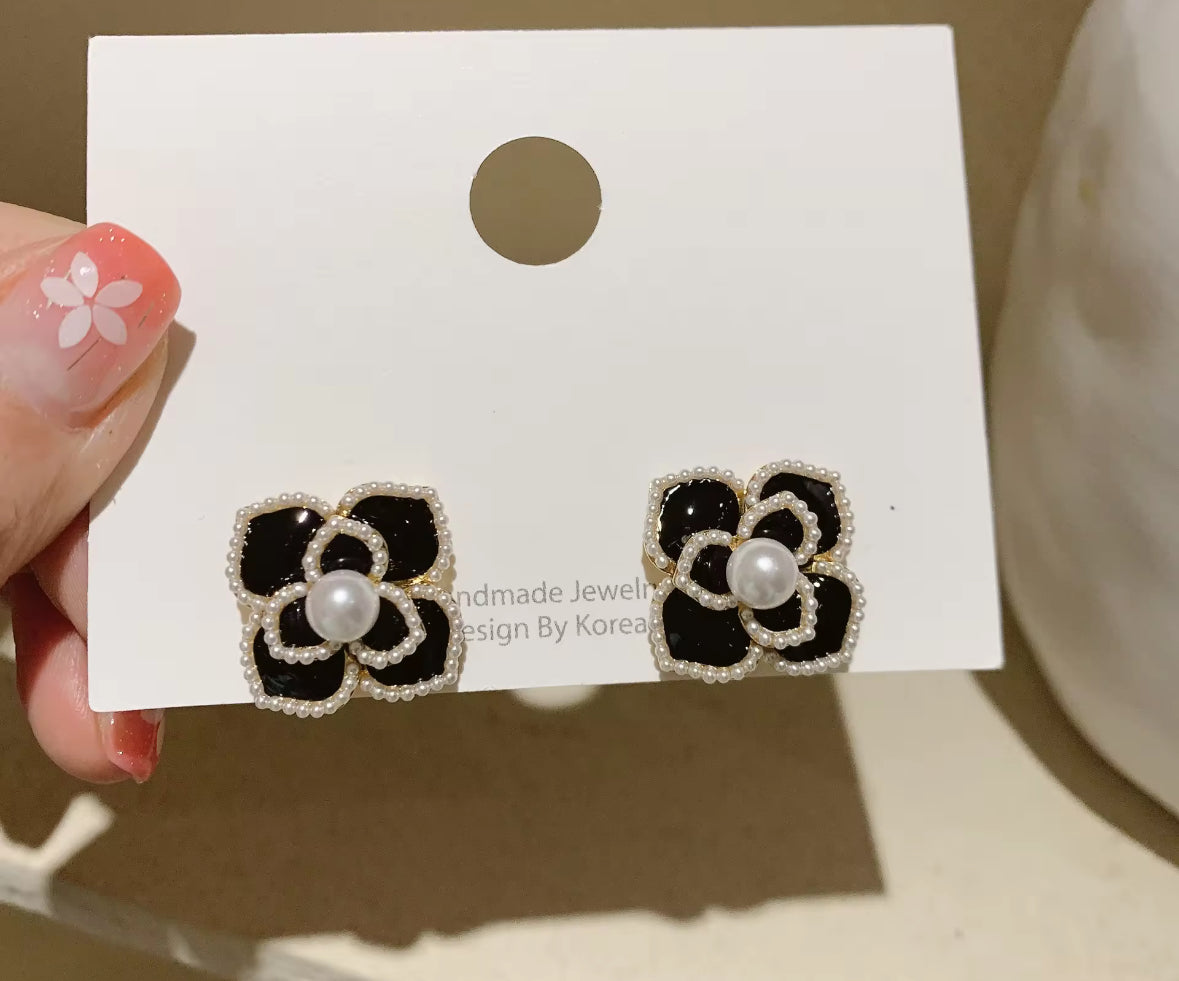 Flower Style Pearl Korean Push Plugs Stud Earrings