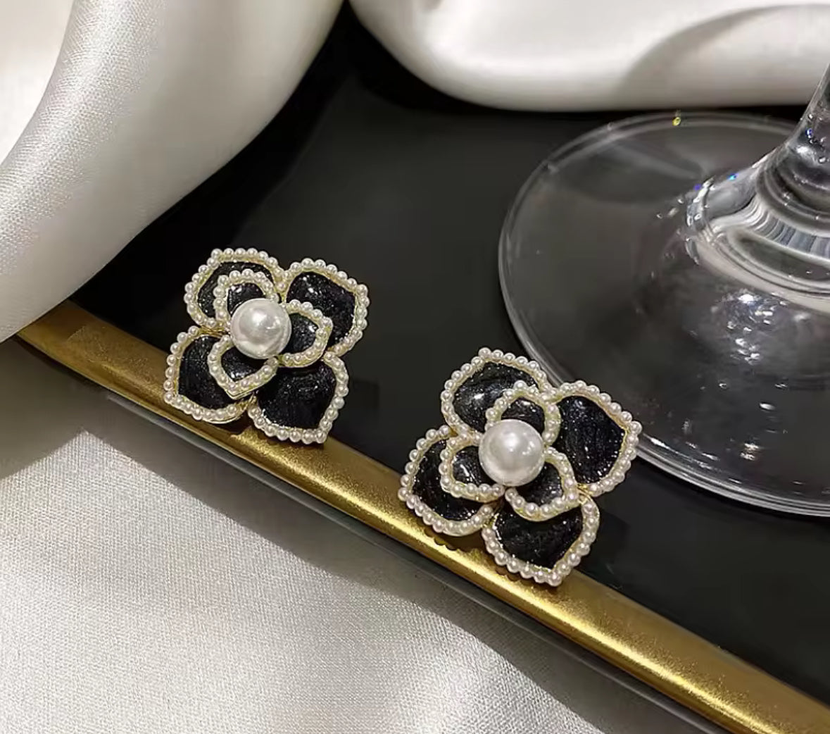 Flower Style Pearl Korean Push Plugs Stud Earrings