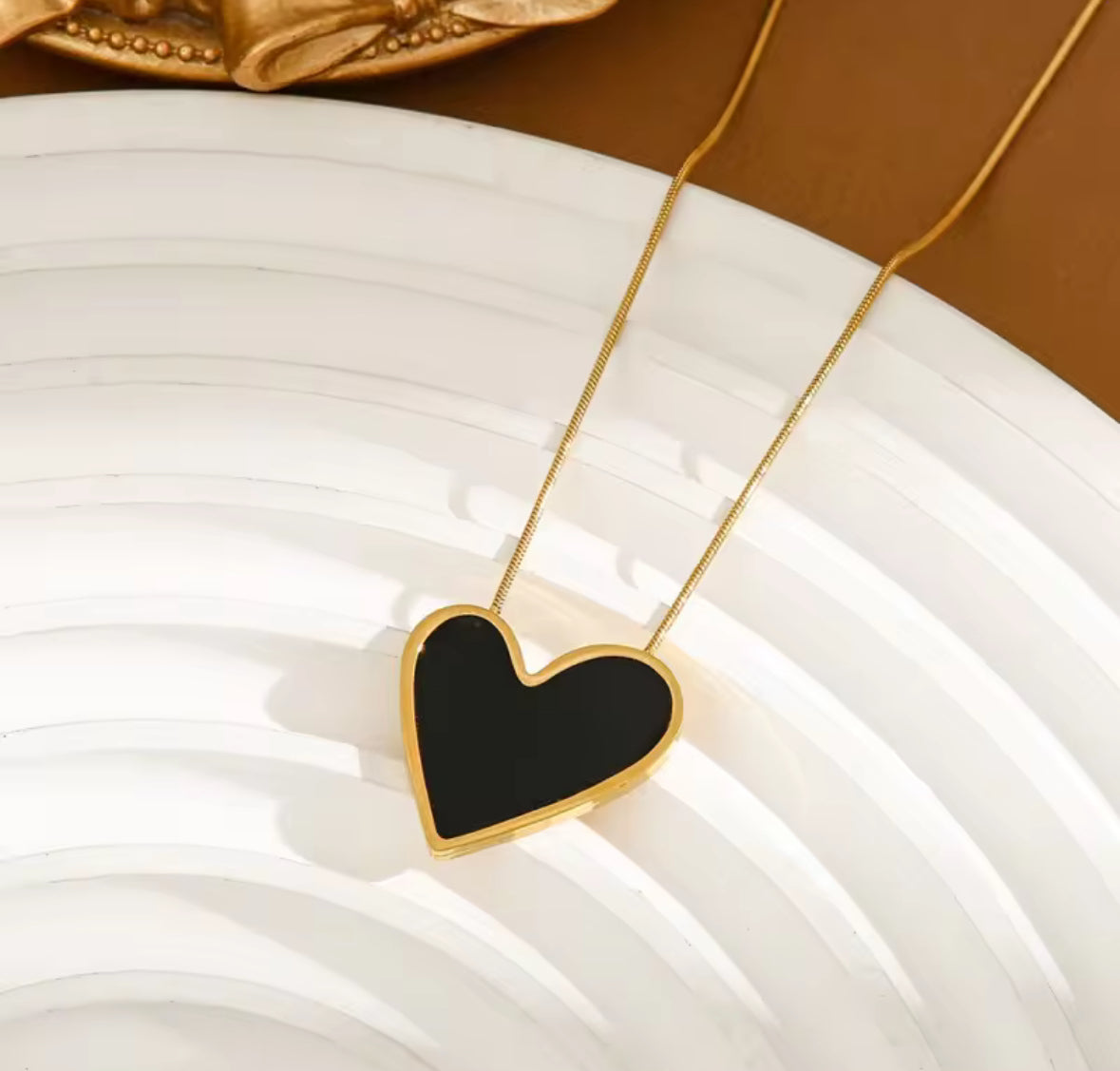 Marble Heart Pendant Necklace – Dainty & Minimalist Jewelry