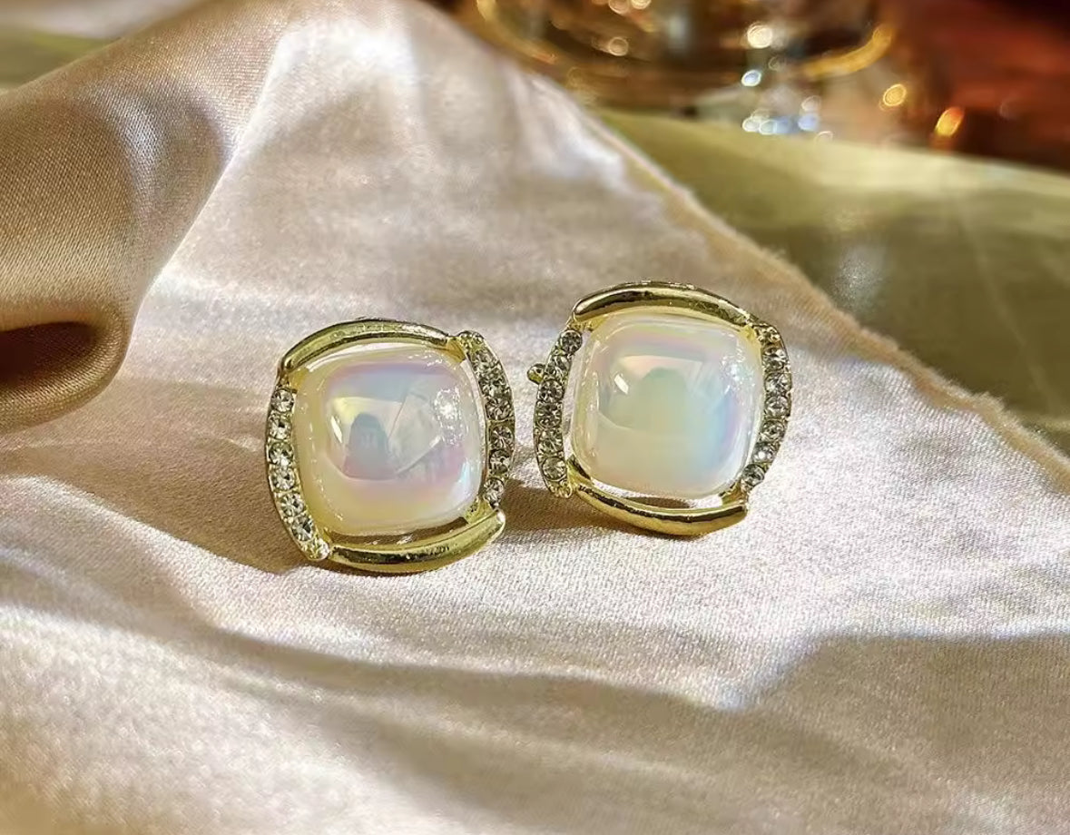 Round Stones and Pearl Studded Korean Fashion Studs Earrings
