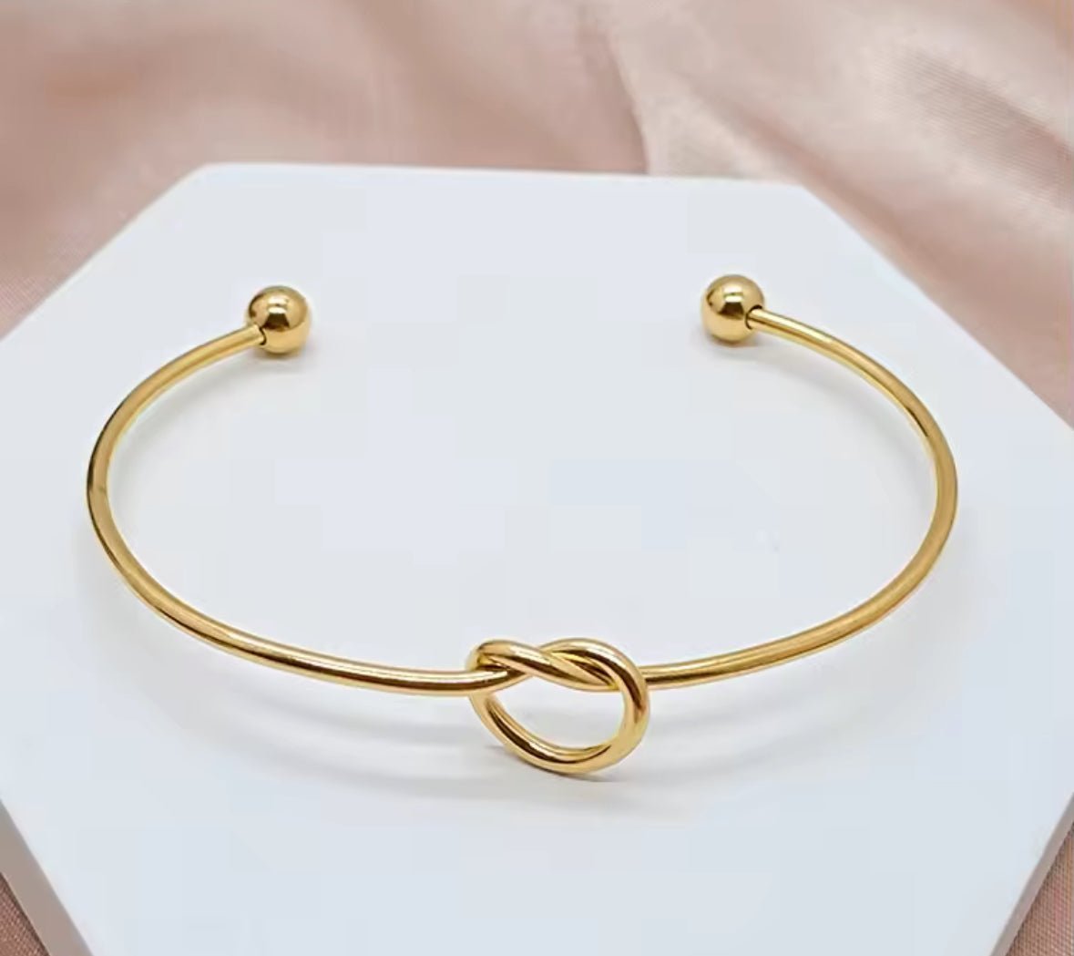 Minimalist Gold Knot Bracelet – Dainty Love Bangle for Women