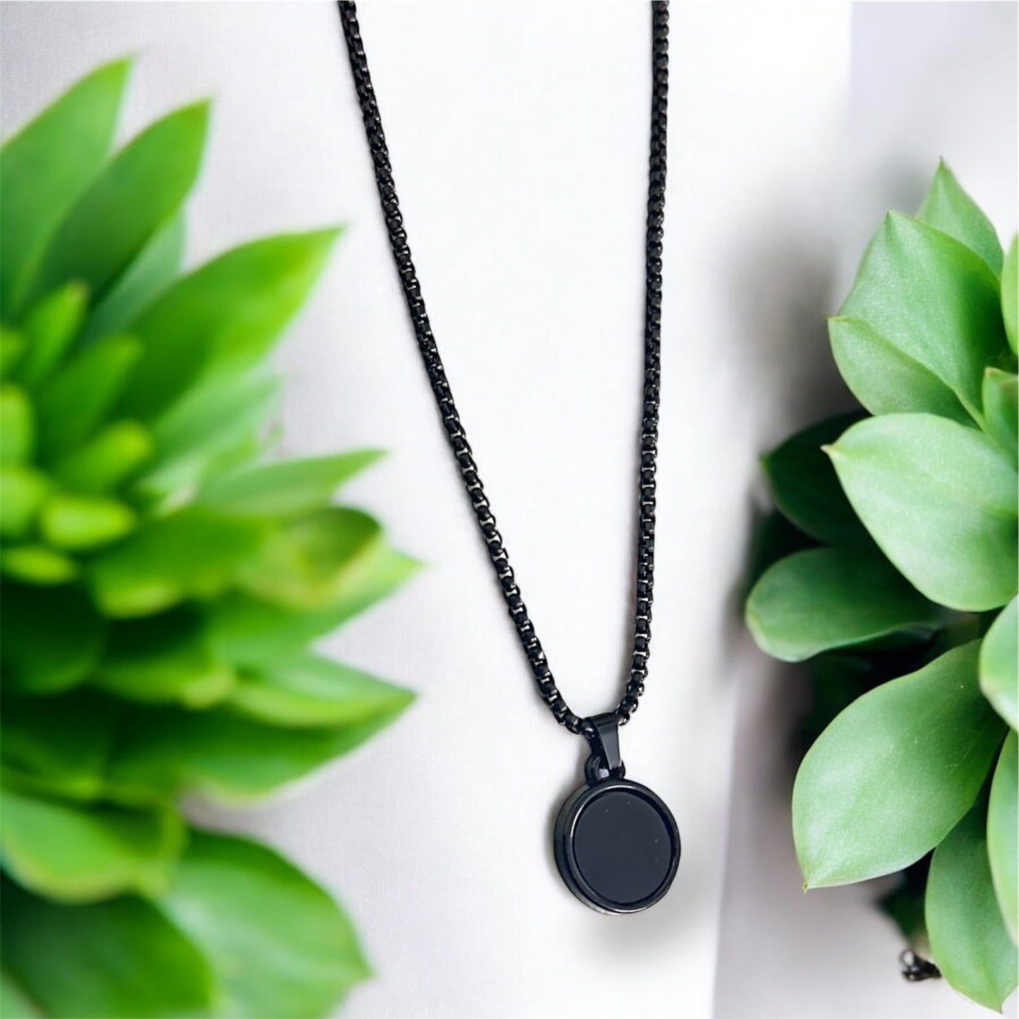 Round Black Glass Cut Necklace Pendent Chain