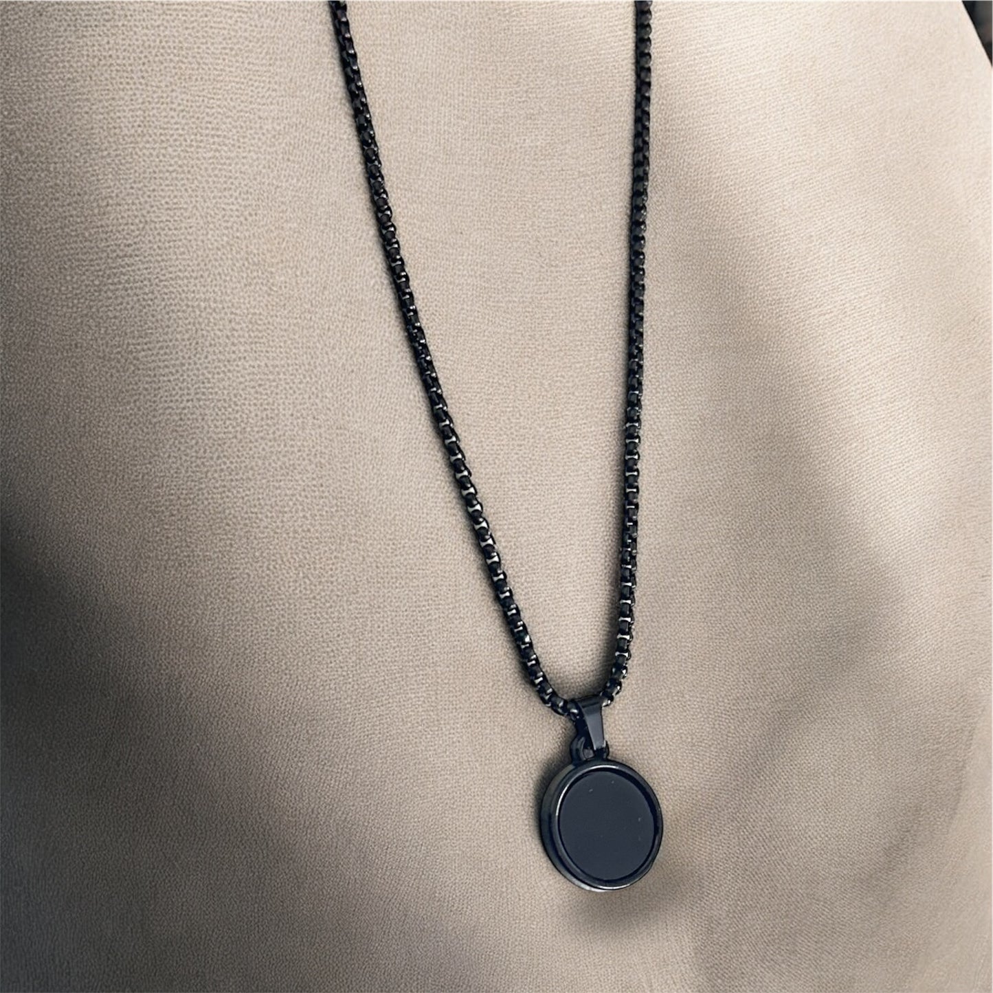 Round Black Glass Cut Necklace Pendent Chain