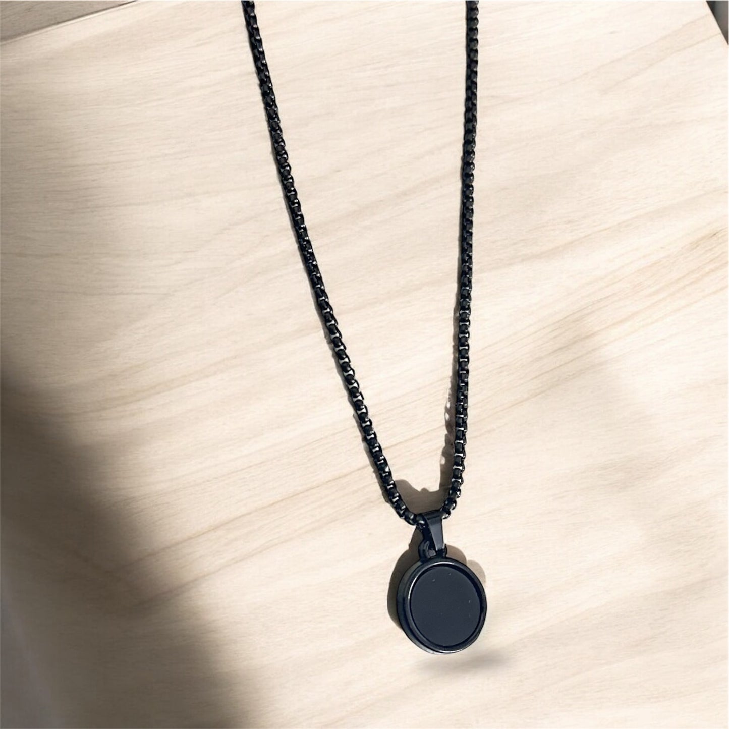 Round Black Glass Cut Necklace Pendent Chain