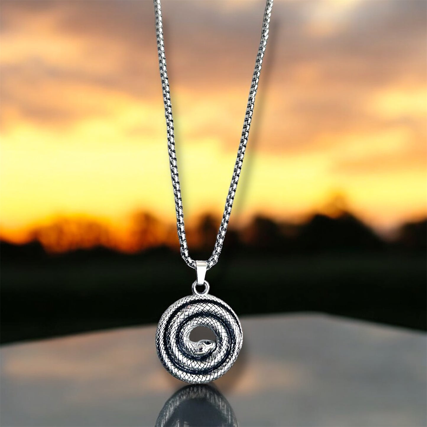 Round Snake Style Pendent Necklace Chain