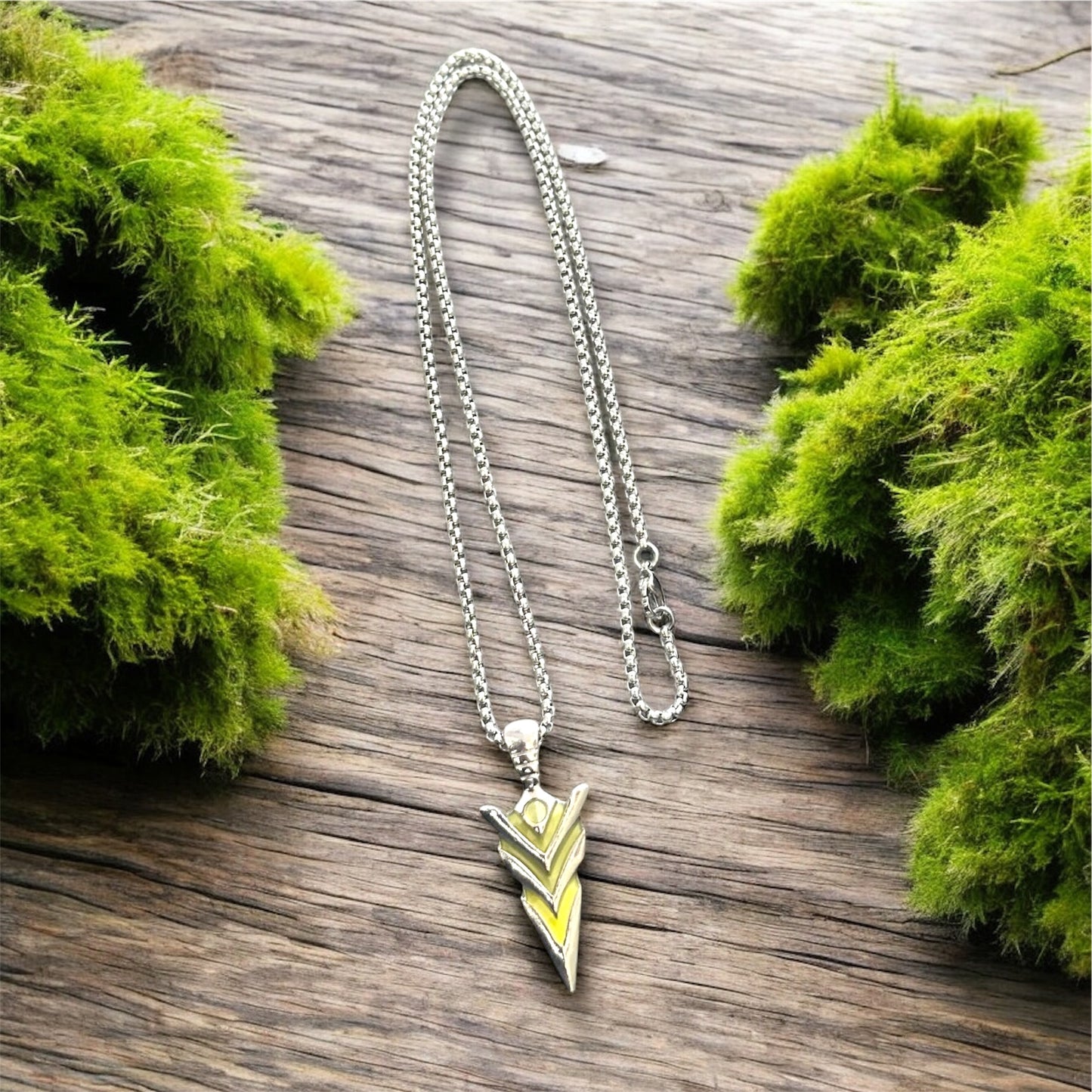 Radium Night Glowing Western Necklace Pendent Chain
