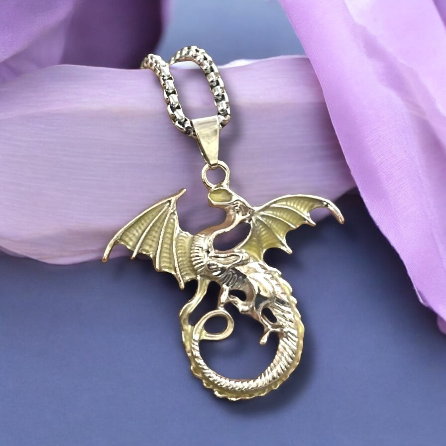 Radium Glowing Green Colored Dragon Western Necklace Pendent Chain