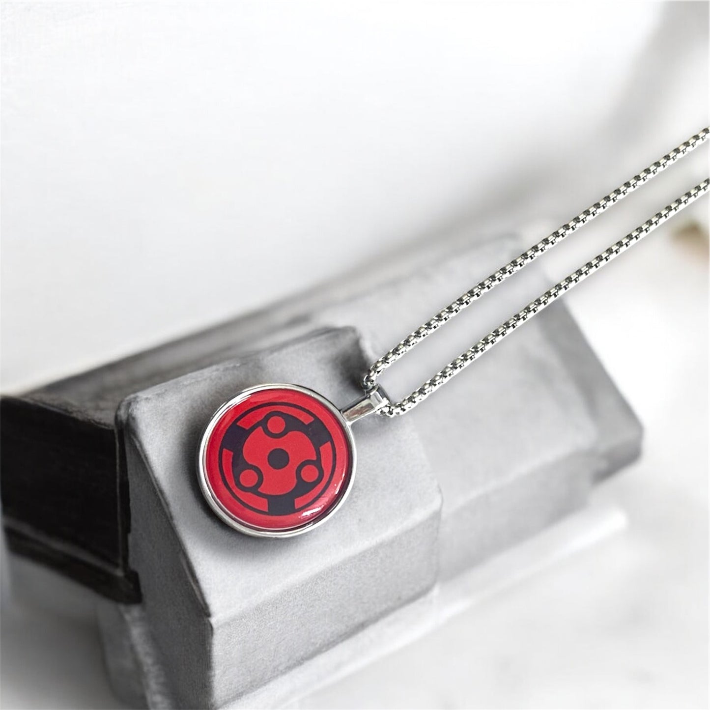 Uchiha Clan Sharingan Necklace – Naruto Inspired Pendant for Anime Fans