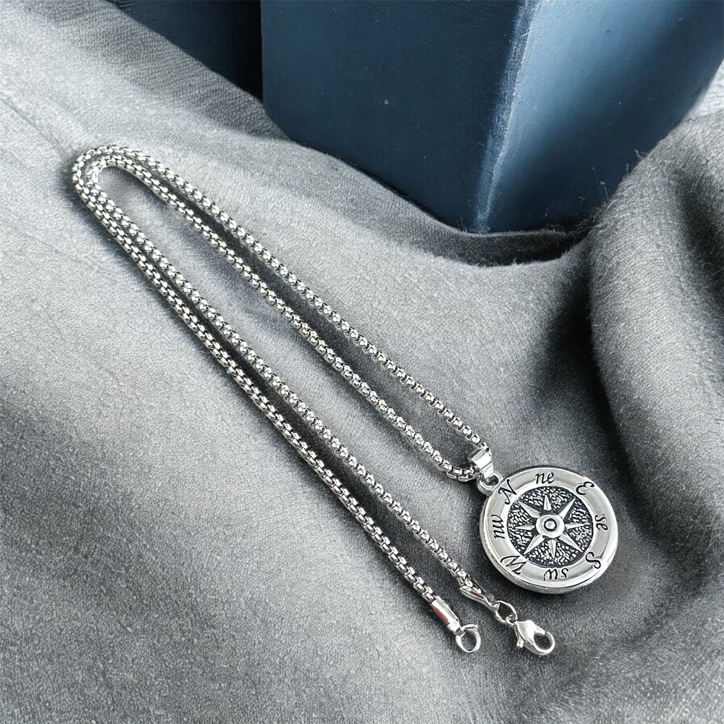 Vintage Compass Pendant Necklace – Directional Travel Amulet in Antique Silver for Men & Women