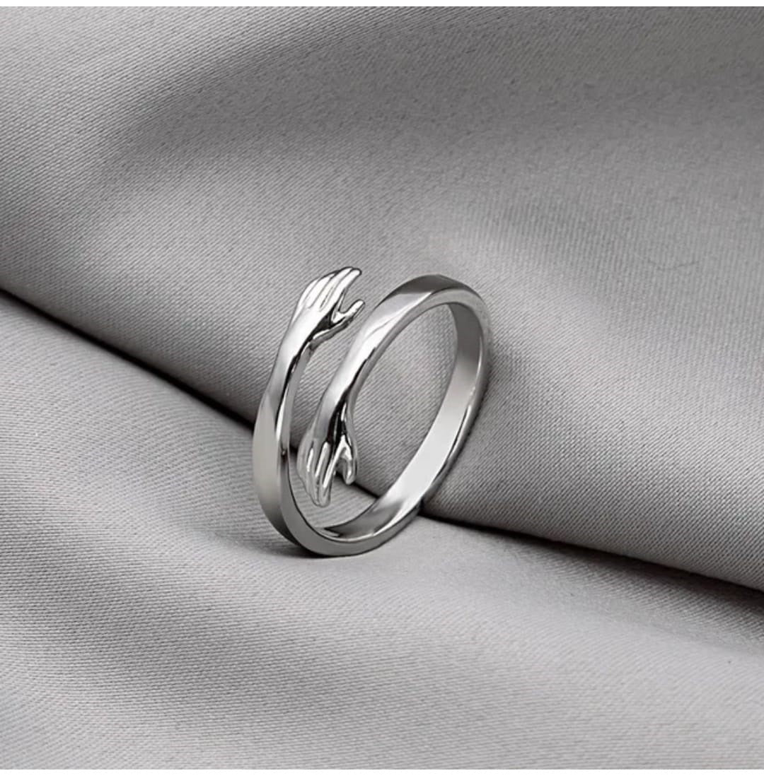 Minimalist Hug Ring for Women – Adjustable Stainless Steel Open Hand Wrap Ring (Silver)