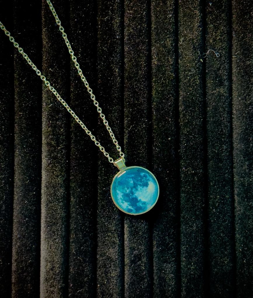 Premium Moon Style Round Necklace Pendant Chain