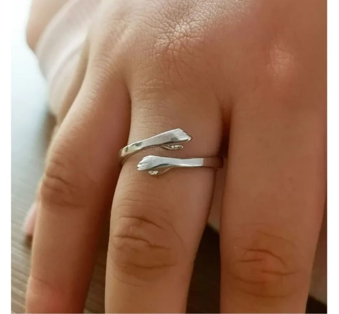 Minimalist Hug Ring for Women – Adjustable Stainless Steel Open Hand Wrap Ring (Silver)