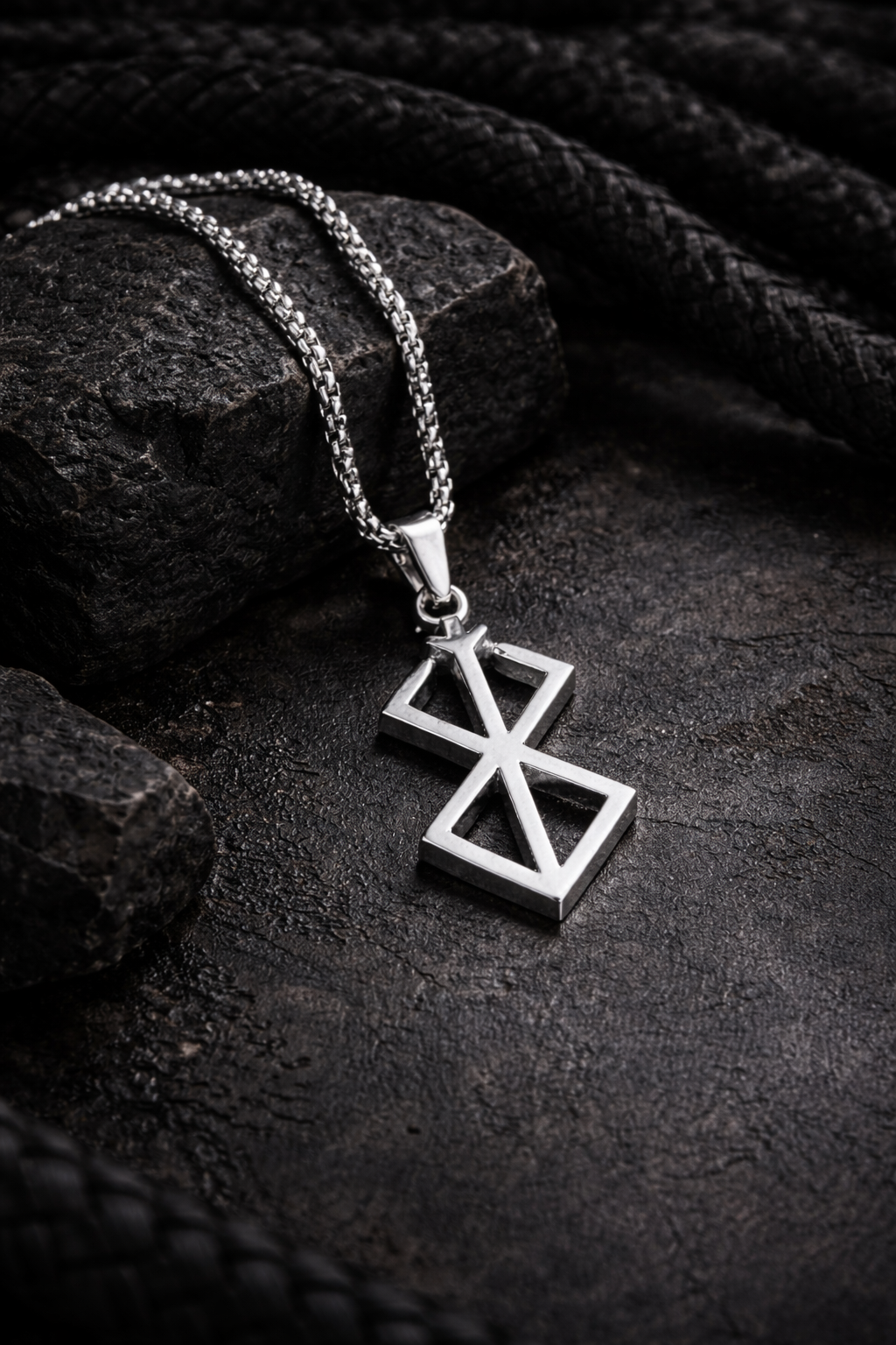 Geometric Cross Pendant Necklace – Stainless Steel Minimalist Chain (Unisex)