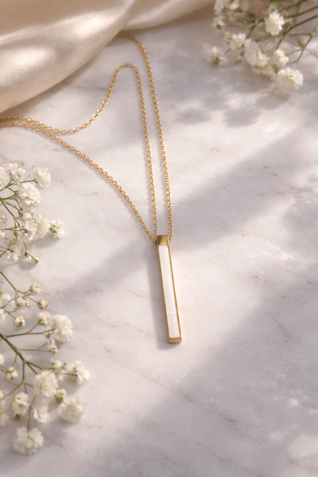 Minimalist Golden Vertical Bar Pendant Necklace with White Inlay for Women – Elegant Daily Wear Jewellery