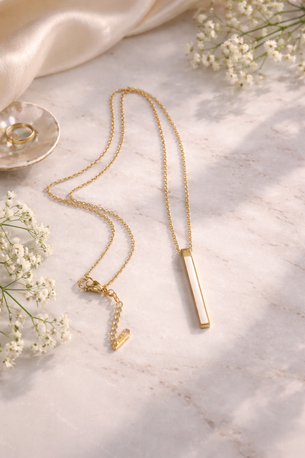 Minimalist Golden Vertical Bar Pendant Necklace with White Inlay for Women – Elegant Daily Wear Jewellery