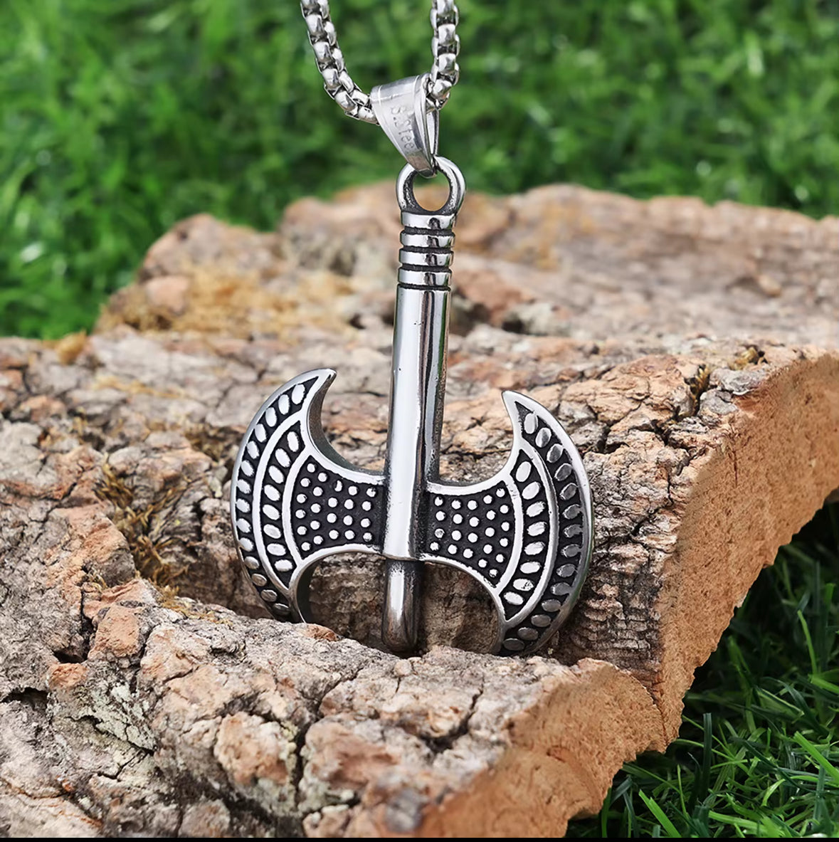 Double Axe Pendant Necklace – Norse Warrior Amulet for Men