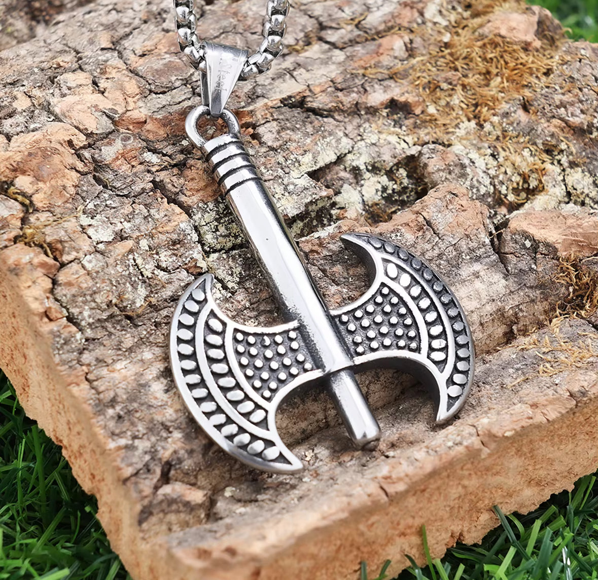Double Axe Pendant Necklace – Norse Warrior Amulet for Men