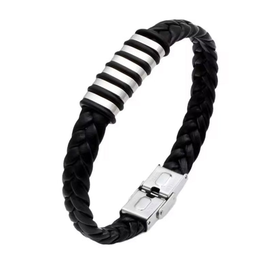 Men’s Braided Leather Bracelet with Stainless Steel Accents – Rugged & Refined