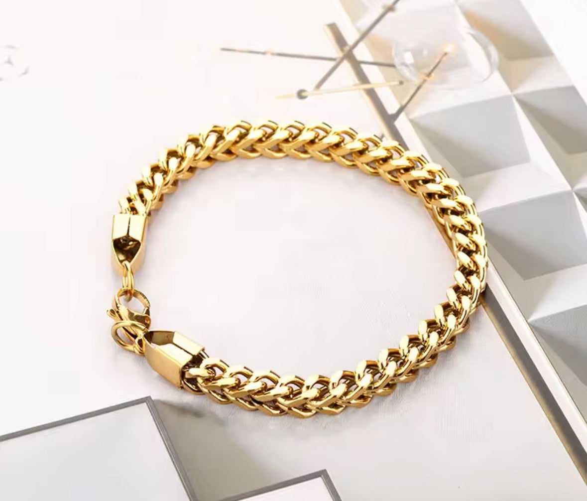 Men’s Chain Bracelet – Bold Cuban Link Wristwear for Effortless Luxury