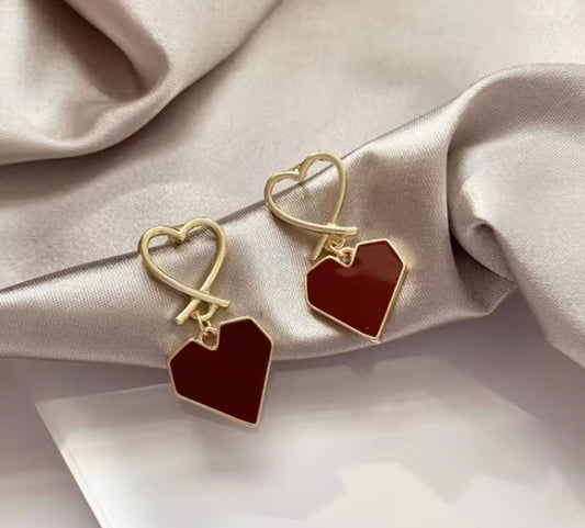 Gold Heart Drop Earrings – Minimalist Love-Inspired Dangle Jewelry for Women