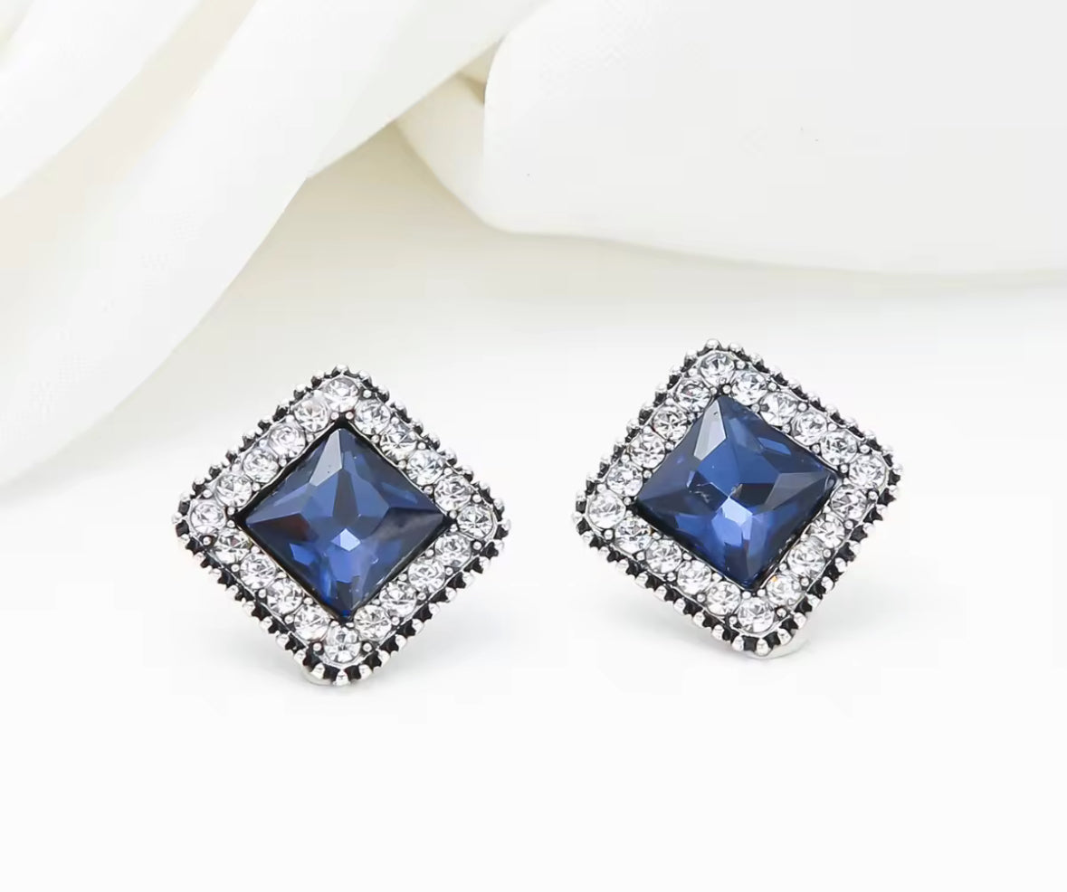 Elegant Sapphire Blue Square Stud Earrings – Vintage-Inspired Rhinestone Jewelry